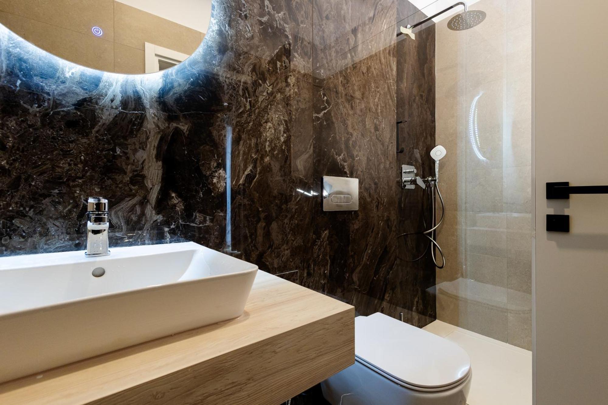 Central Suites